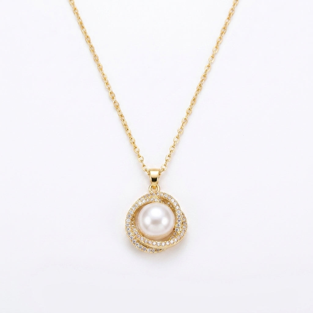 Pearl/Curb Chain Pendant