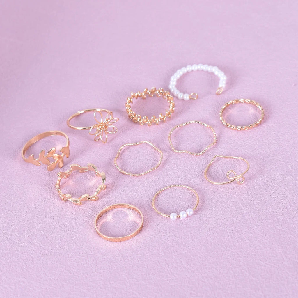 🌸 Flower & Leaf Plated – Ring Set Of 10