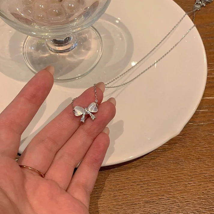 White Bow Silver - Necklace