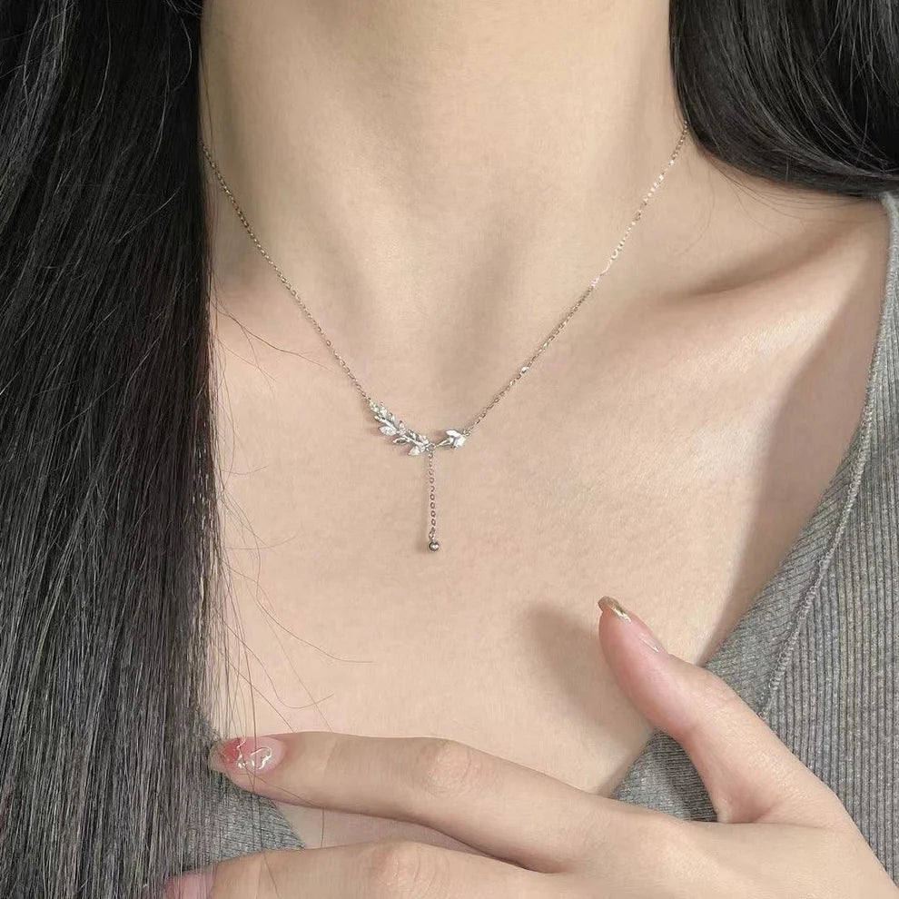 Silver Leaf - Necklace 4.7 18