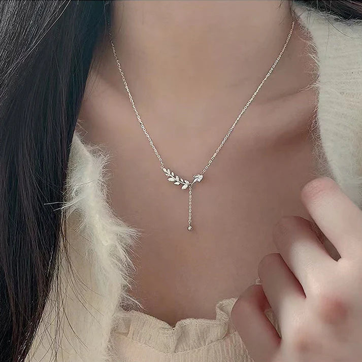 Silver Leaf - Necklace 4.7 18