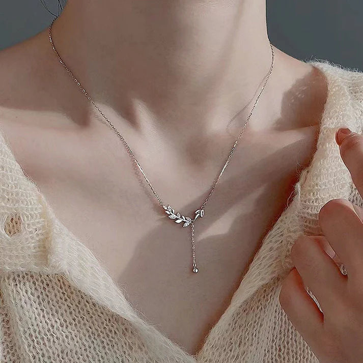 Silver Leaf - Necklace 4.7 18