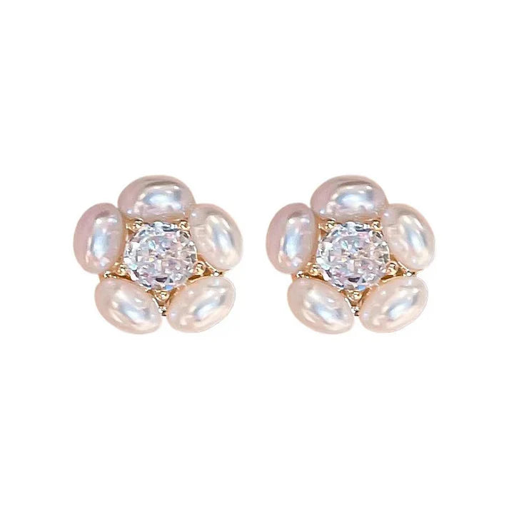 Pearly Diamond Flower - Earring