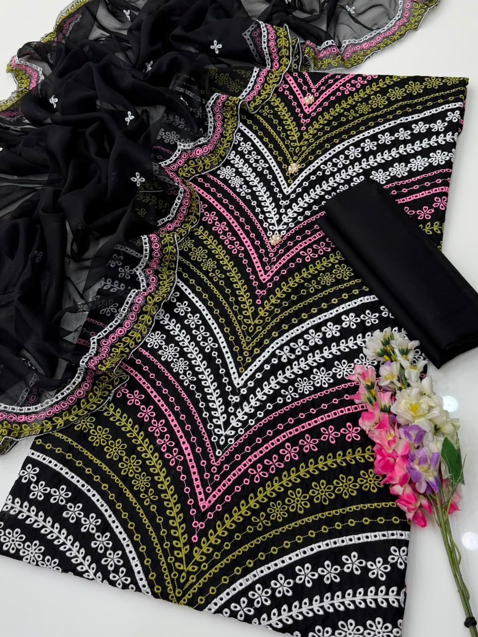 Elegant Embroidered 3 Piece Lawn Suit