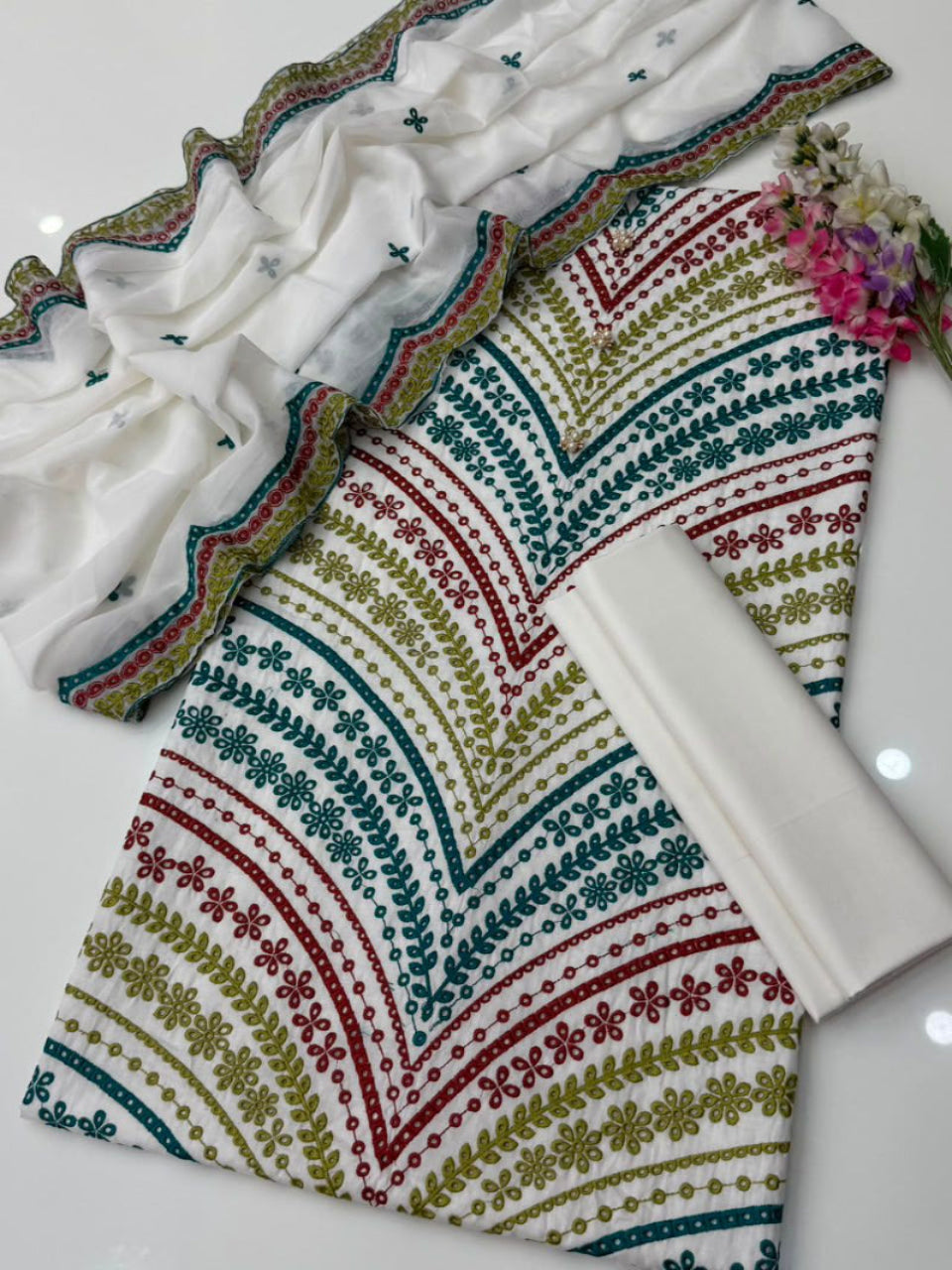 Elegant Embroidered 3 Piece Lawn Suit