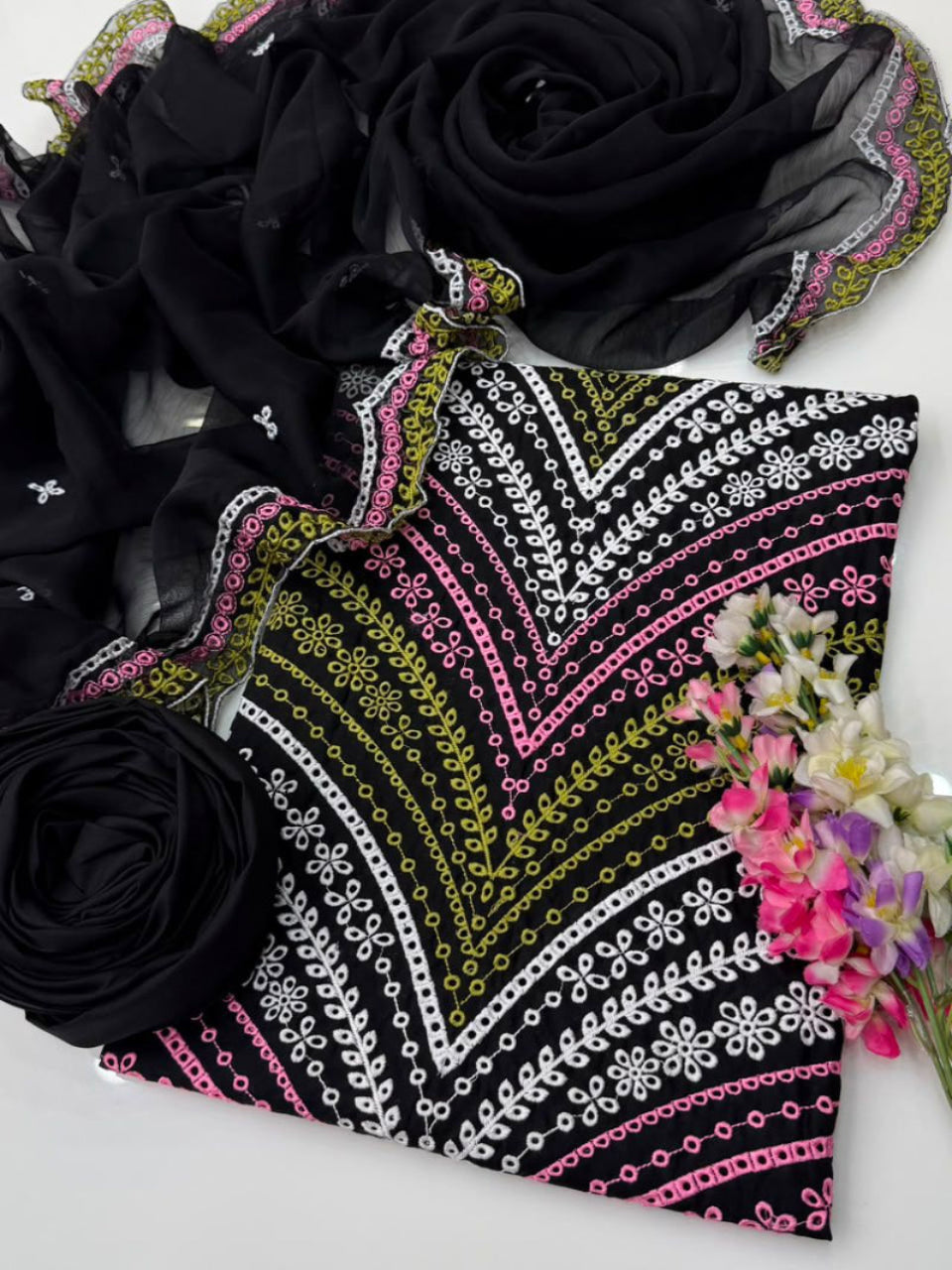 Elegant Embroidered 3 Piece Lawn Suit