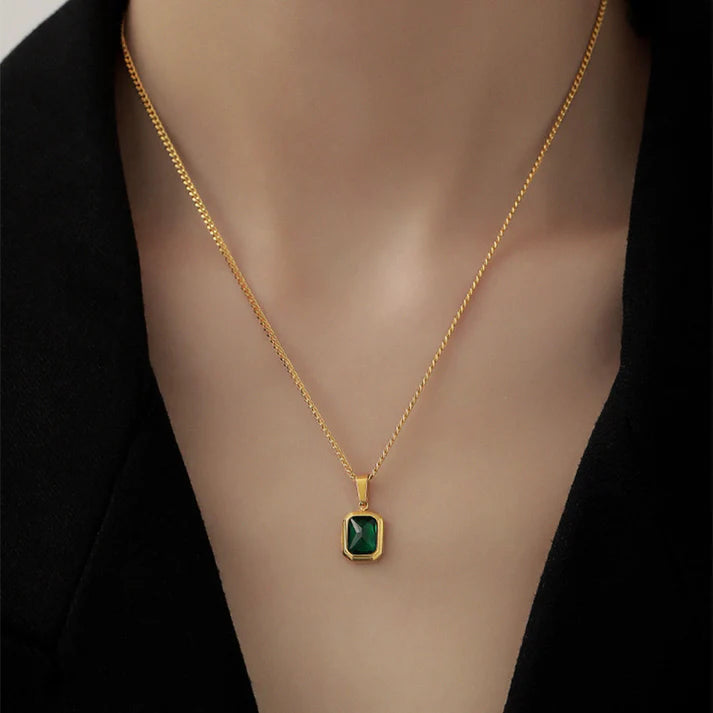 Luxury Emerald Green Pendant Necklace for Women