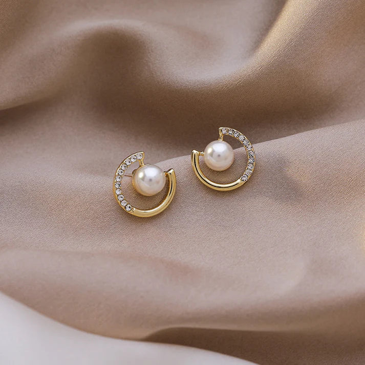 Pearl & Diamond Circle - Earring